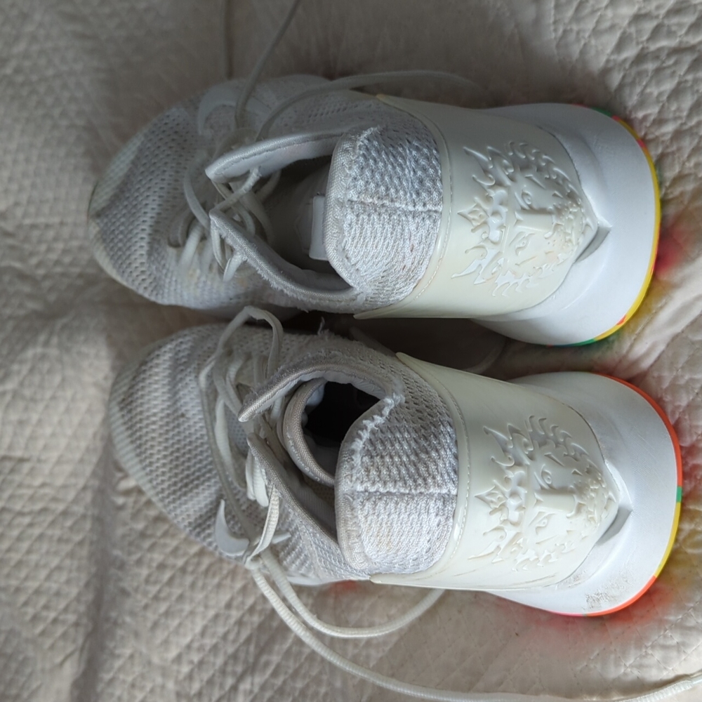 Lebron James Witness 4 size 12